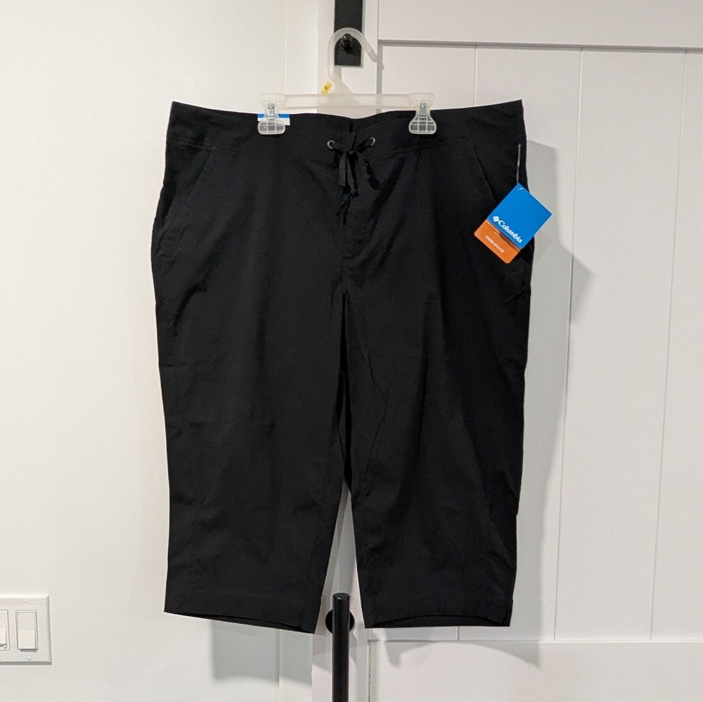 COLUMBIA Black Anytime Outdoor Active Fit Capri Pants Women's NEW $70. Size 18